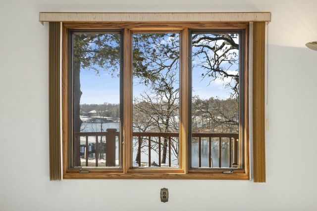 379 Navajo Trail, Kimberling City, MO 65686