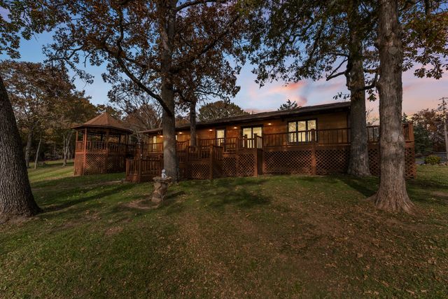 379 Navajo Trail, Kimberling City, MO 65686