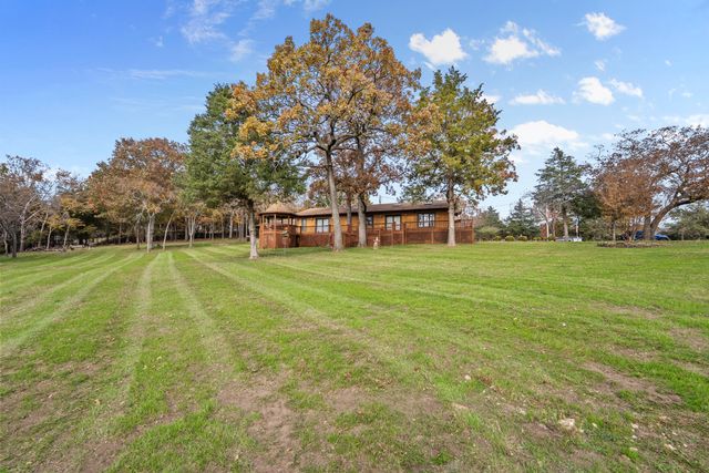 379 Navajo Trail, Kimberling City, MO 65686