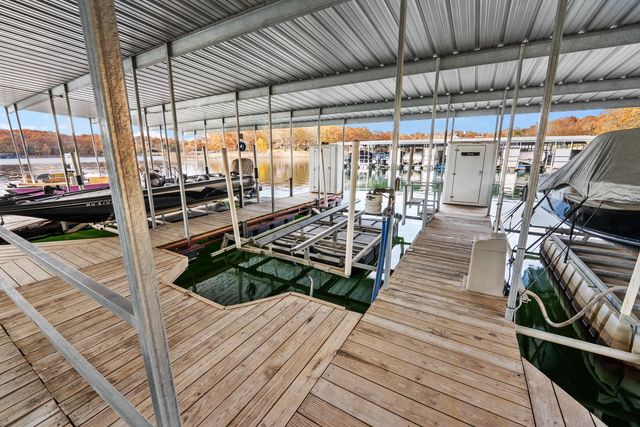 379 Navajo Trail, Kimberling City, MO 65686