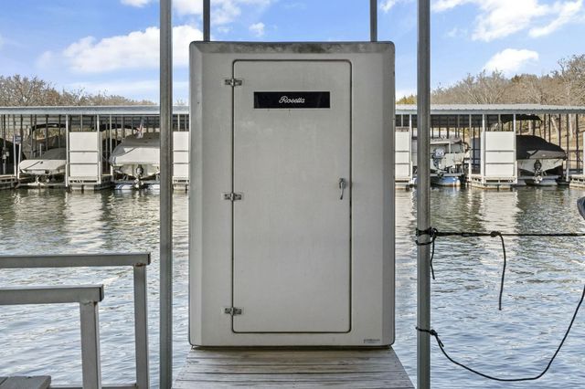 379 Navajo Trail, Kimberling City, MO 65686