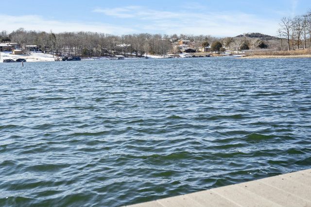 379 Navajo Trail, Kimberling City, MO 65686