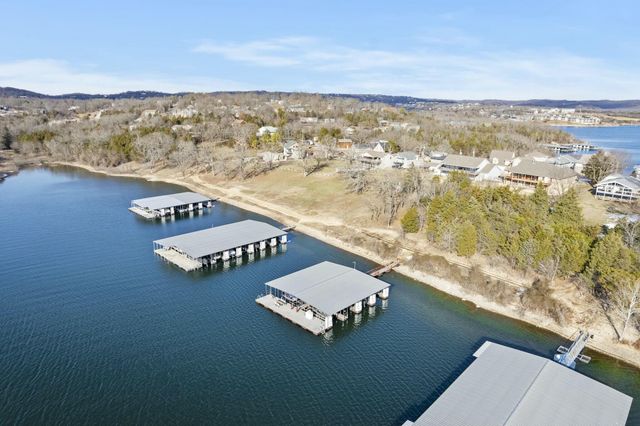 379 Navajo Trail, Kimberling City, MO 65686