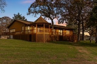 379 Navajo Trail, Kimberling City, MO 65686