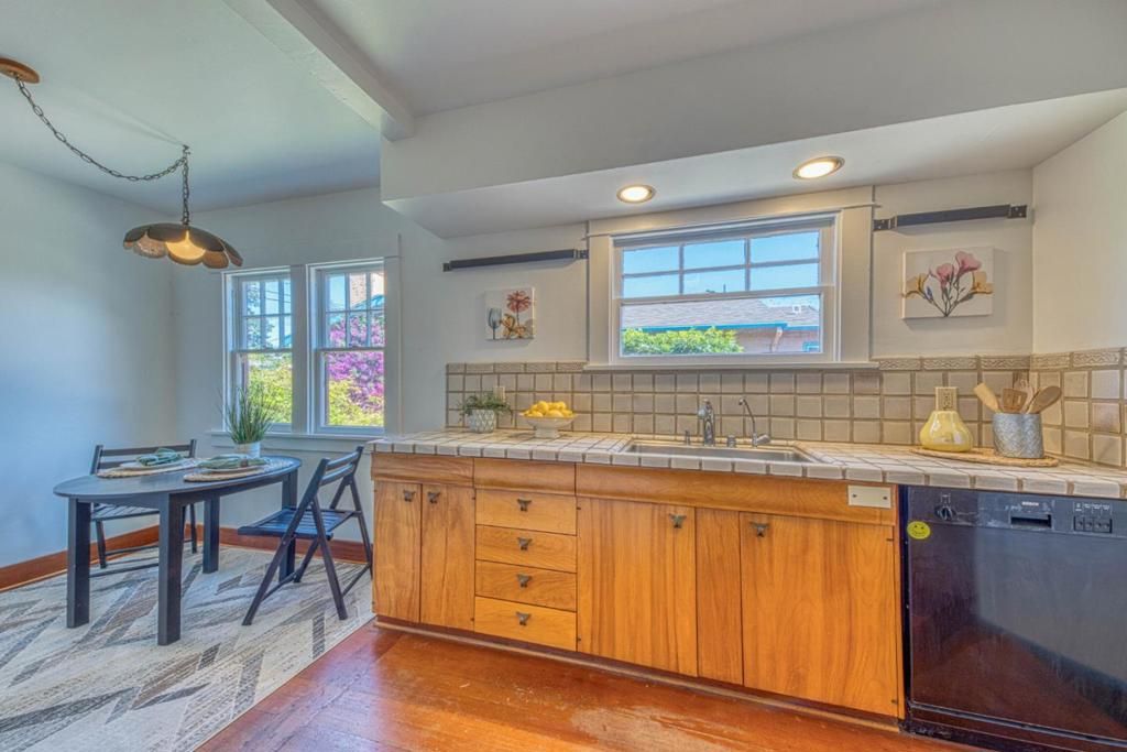 Image 19 of property listing at 333 West Street, Salinas, CA 93901