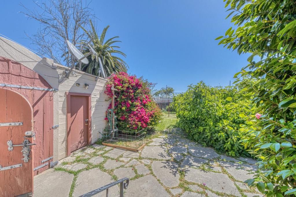 Image 34 of property listing at 333 West Street, Salinas, CA 93901