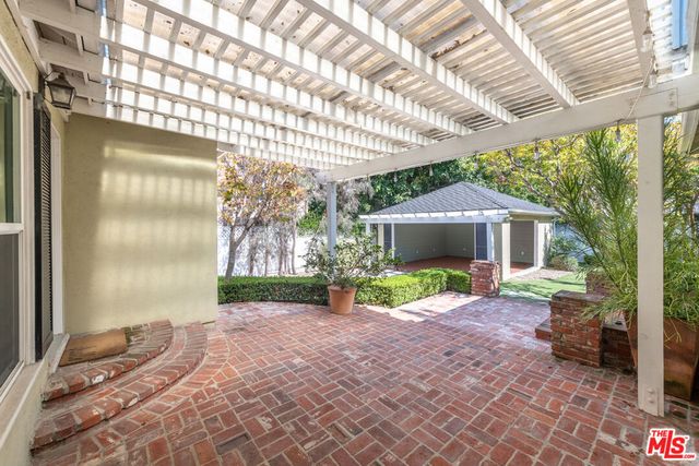 11350 Albata Street, Los Angeles, CA 90049