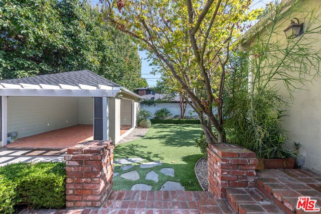 11350 Albata Street, Los Angeles, CA 90049