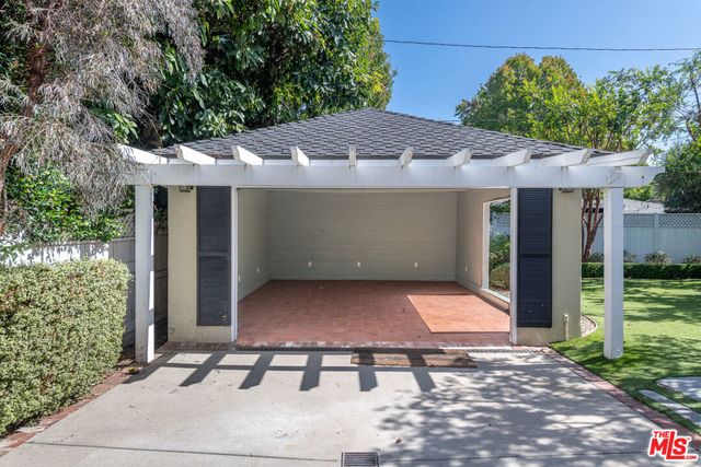 11350 Albata Street, Los Angeles, CA 90049