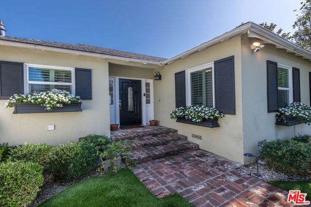 11350 Albata Street, Los Angeles, CA 90049