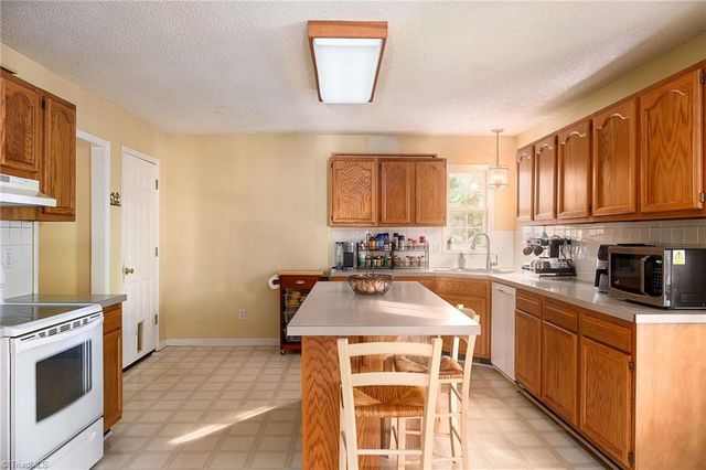 153 Union Pointe Lane, Lexington, NC 27295