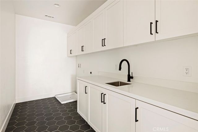 187 E Palm Street E, Altadena, CA 91001
