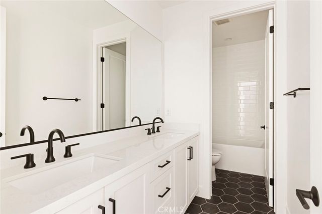 187 E Palm Street E, Altadena, CA 91001