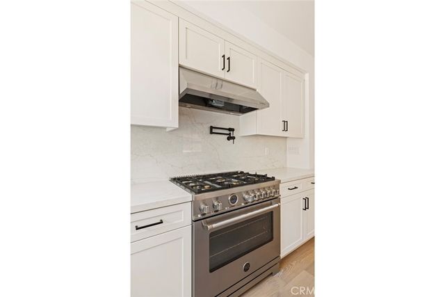 187 E Palm Street E, Altadena, CA 91001