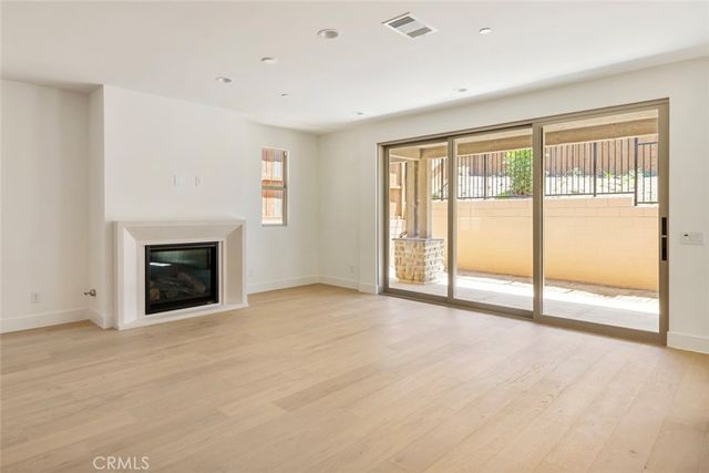 187 E Palm Street E, Altadena, CA 91001