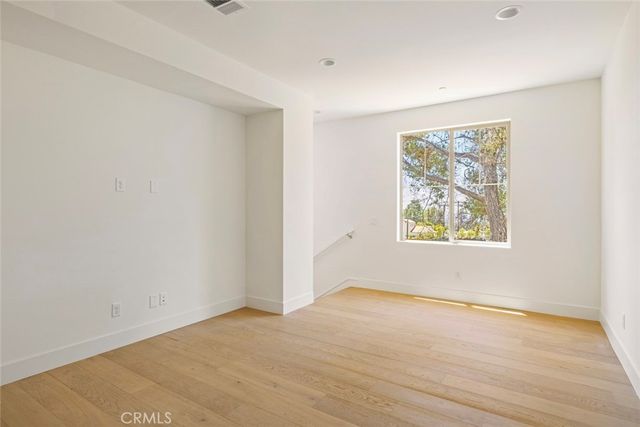 187 E Palm Street E, Altadena, CA 91001