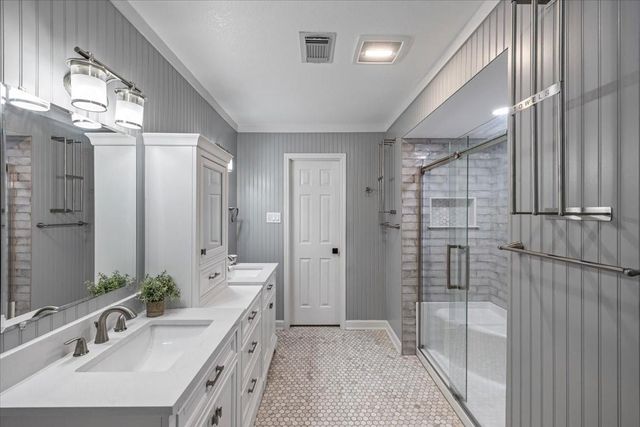 78 Shady Oak Court, Alvin, TX 77511