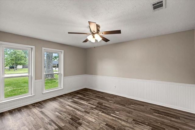 78 Shady Oak Court, Alvin, TX 77511