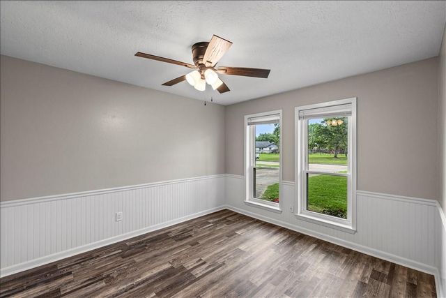 78 Shady Oak Court, Alvin, TX 77511