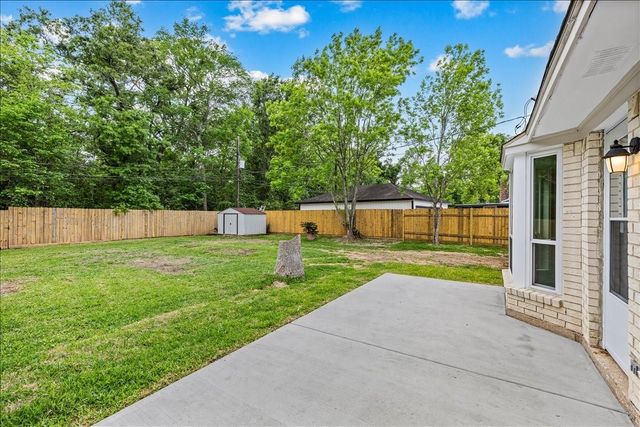 78 Shady Oak Court, Alvin, TX 77511