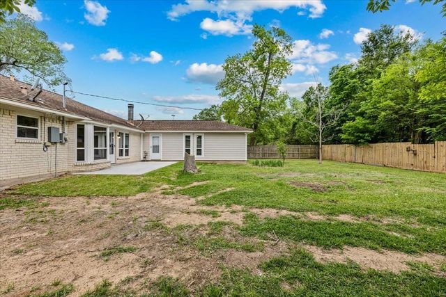 78 Shady Oak Court, Alvin, TX 77511