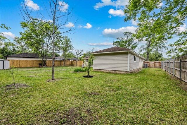 78 Shady Oak Court, Alvin, TX 77511