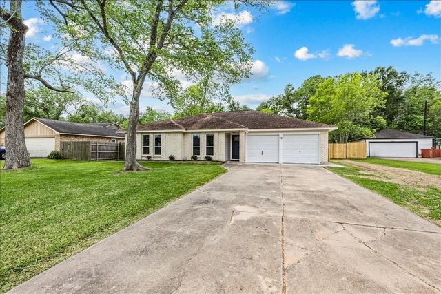 78 Shady Oak Court, Alvin, TX 77511