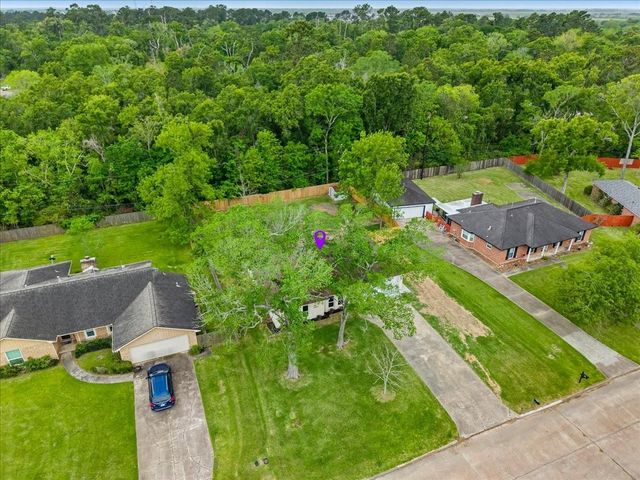 78 Shady Oak Court, Alvin, TX 77511