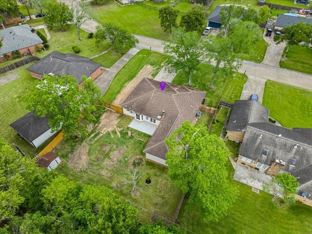 78 Shady Oak Court, Alvin, TX 77511