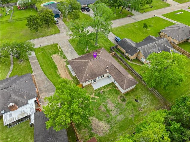 78 Shady Oak Court, Alvin, TX 77511