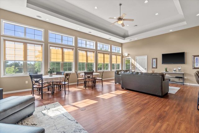 1765 New Port Vista DRIVE, Grafton, WI 53024