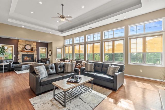 1765 New Port Vista DRIVE, Grafton, WI 53024