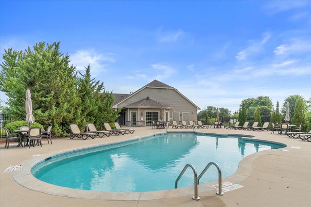 1765 New Port Vista DRIVE, Grafton, WI 53024