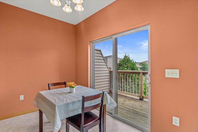 1765 New Port Vista DRIVE, Grafton, WI 53024