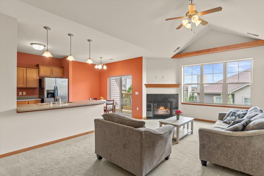 1765 New Port Vista DRIVE, Grafton, WI 53024