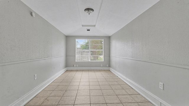 722 N Fall Creek Drive, Houston, TX 77336