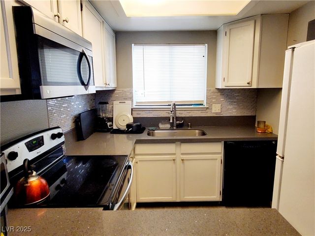 2341 Canfield Drive B, Las Vegas, NV 89108