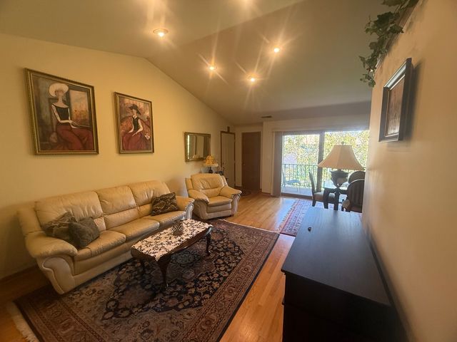 11116 Heritage Drive 3B, Palos Hills, IL 60465