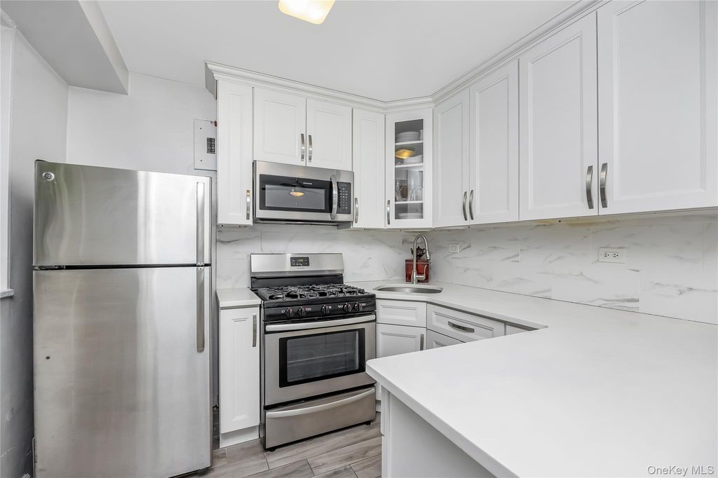97-07 63 Road 1G, Rego Park, NY 11374 — photo 2