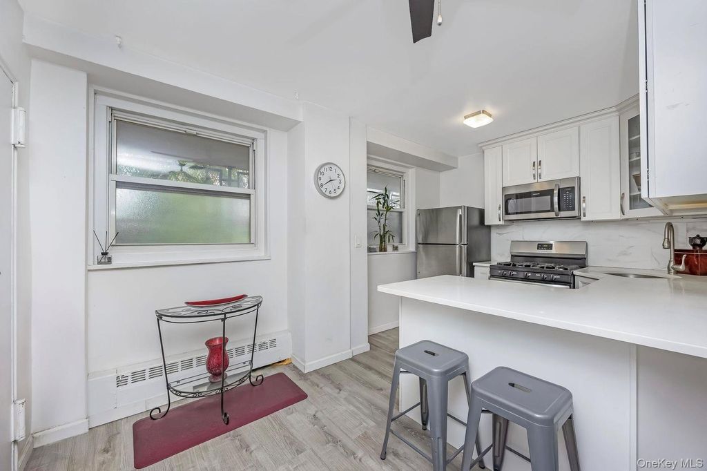 97-07 63 Road 1G, Rego Park, NY 11374 — photo 3