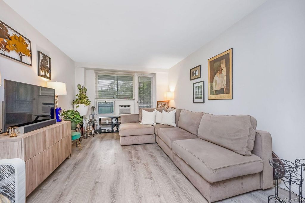 97-07 63 Road 1G, Rego Park, NY 11374 — photo 5