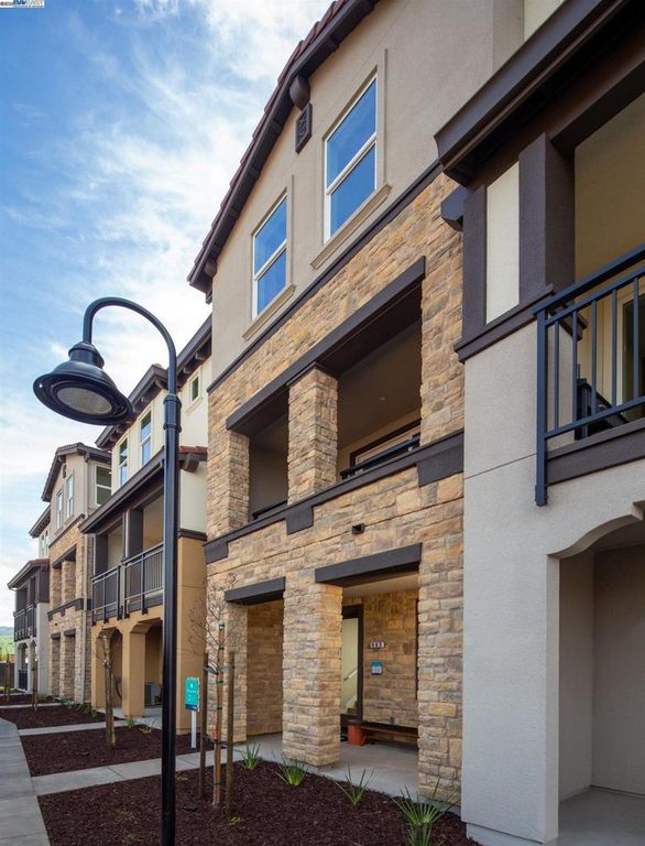 924 More Lane 1702, Morgan Hill, CA 95037