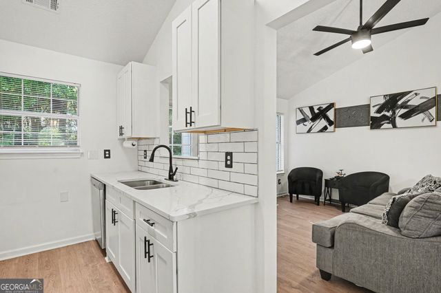 7002 New Dale Road, Rex, GA 30273