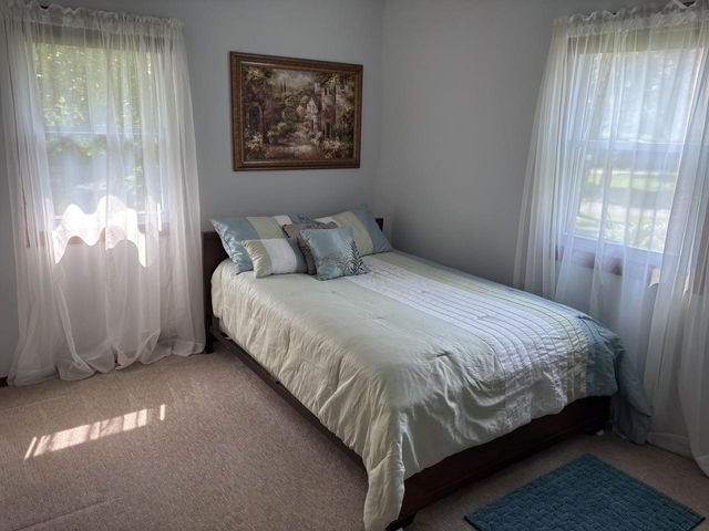 8862 S Chicago ROAD, Oak Creek, WI 53154