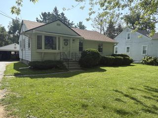 8862 S Chicago ROAD, Oak Creek, WI 53154