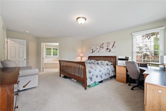 1610 Heritage Dr, Franklin Park, PA 15237