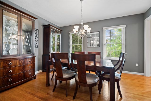 1610 Heritage Dr, Franklin Park, PA 15237