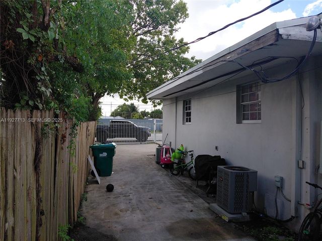 3171 NW 28th St 1, Miami, FL 33142