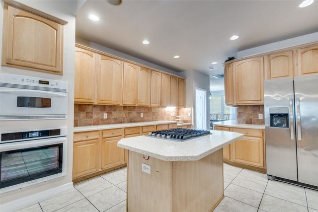 6623 Sapphire Circle S, Colleyville, TX 76034