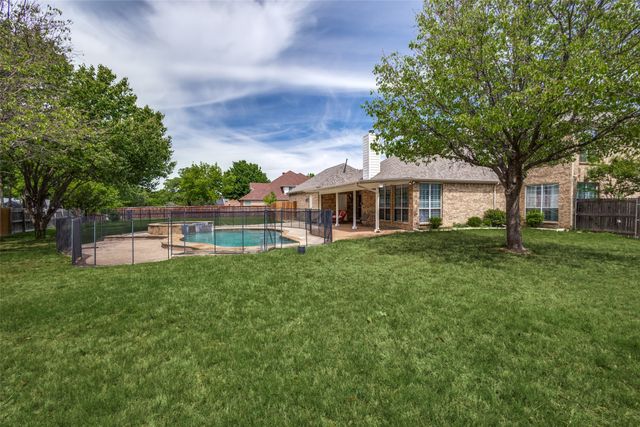 6623 Sapphire Circle S, Colleyville, TX 76034